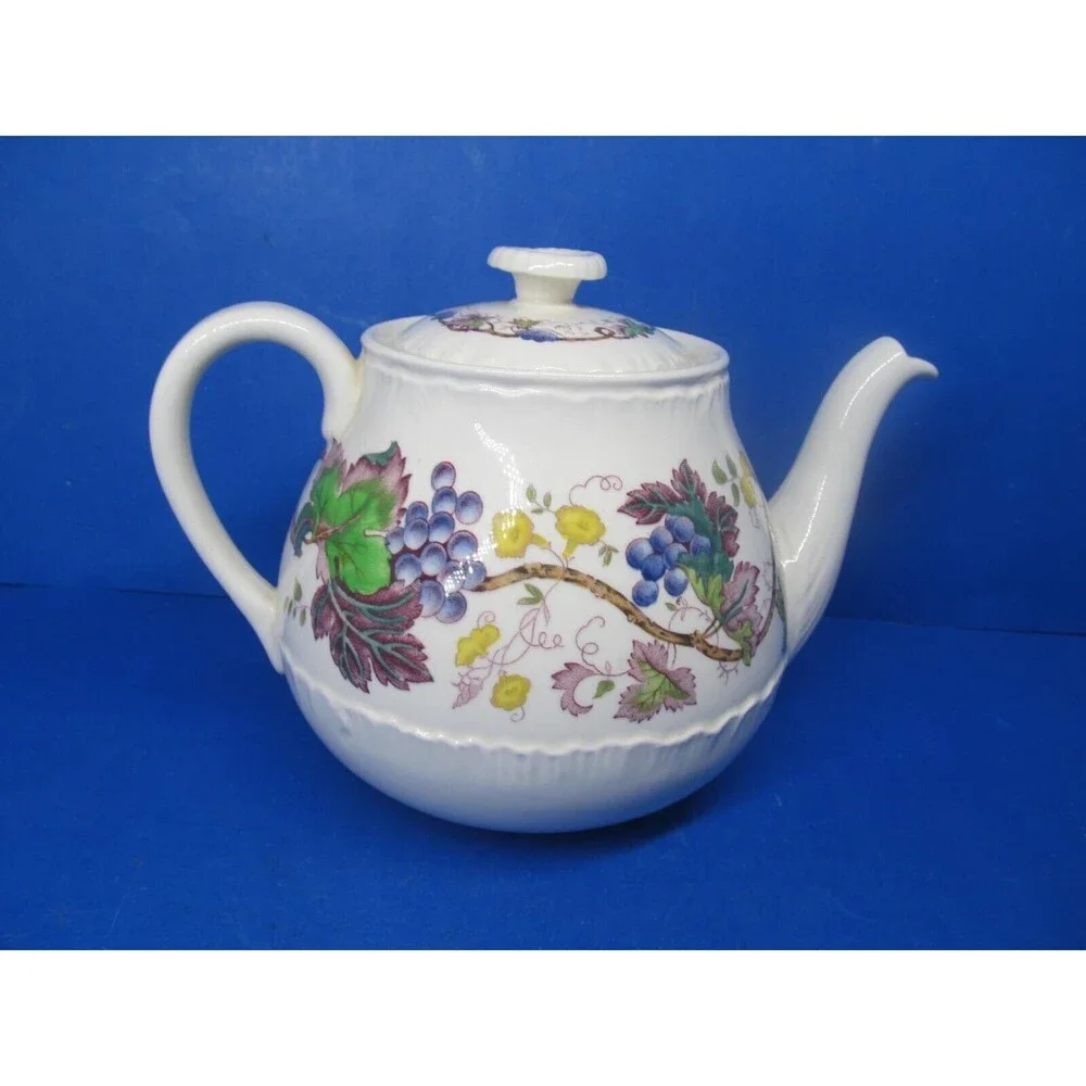 Wedgwood Of Etruria And Barlaston Jefferson Vine TK Porcelain China Teapot